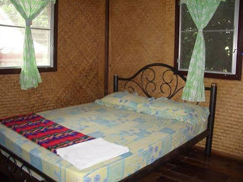 Save Bungalows Ko Tao Bagian luar foto